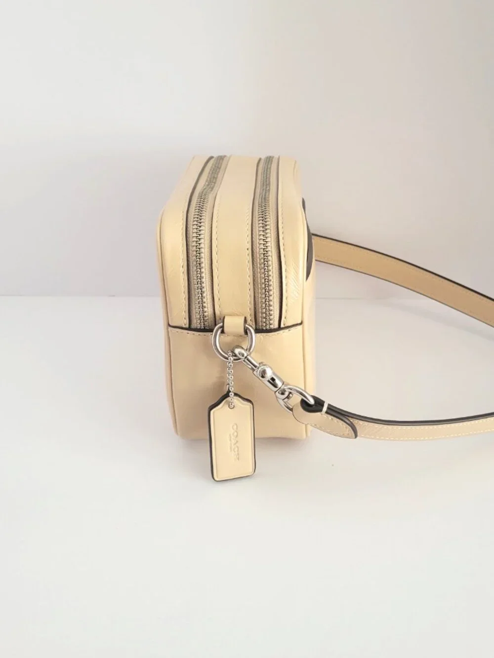 Coach CEK70 Mini Carey Crinkle Leather Crossbody Bag Handbag Ivory